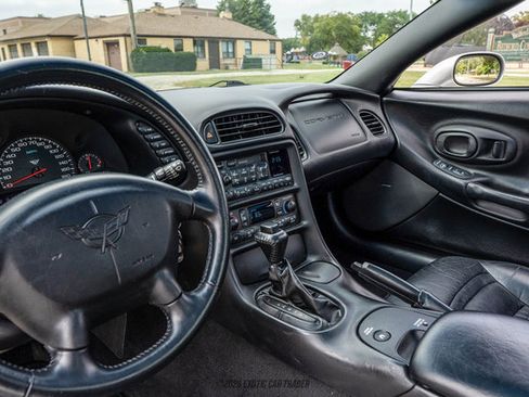 Used 2004 Chevrolet Corvette Coupe w/ Roof Package RWD image 45