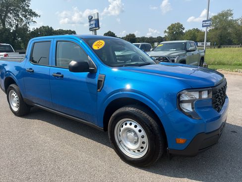 Certified 2025 Ford Maverick XL FWD image 3