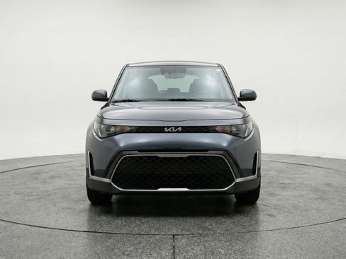Used 2025 Kia Soul LX w/ LX Technology Package FWD image 2