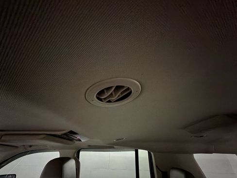 Used 2019 Chevrolet Suburban Premier RWD image 22