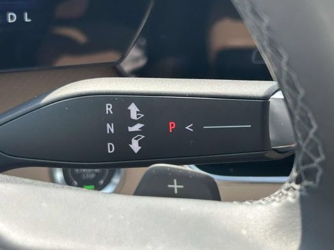 Used 2025 Chevrolet Equinox ACTIV AWD/4WD image 29