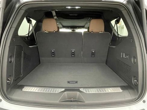 New 2026 Chevrolet Suburban High Country image 13