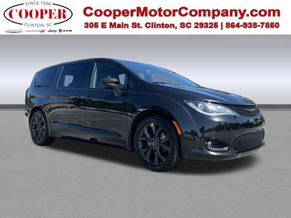 Used 2020 Chrysler Pacifica Touring w/ S Appearance Package