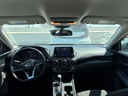 Used 2025 Nissan Sentra SV FWD image 31