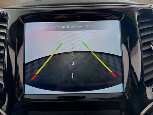Used 2019 Jeep Cherokee Limited AWD/4WD image 28