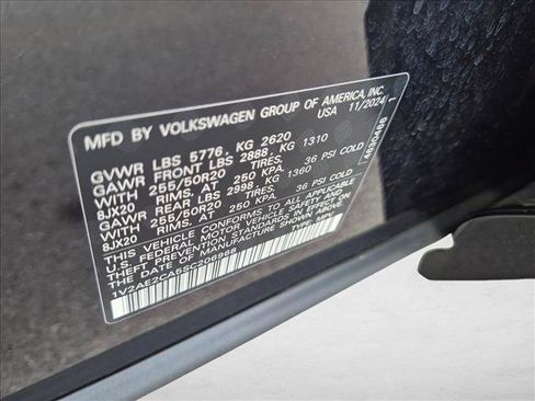 Used 2025 Volkswagen Atlas Cross Sport SEL R-Line AWD/4WD image 24