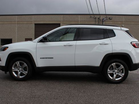 Used 2024 Jeep Compass Latitude image 4