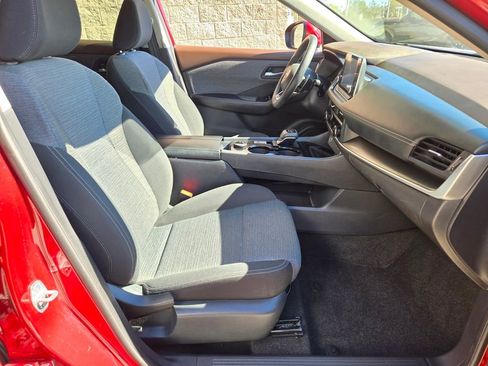 Used 2023 Nissan Rogue SV AWD/4WD image 19