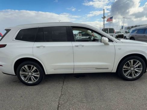 Used 2023 Cadillac XT6 Premium Luxury w/ Technology Package image 9