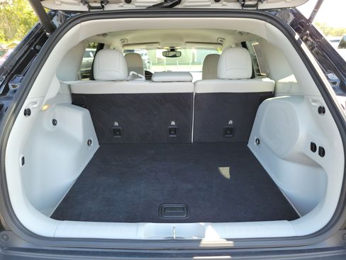 Used 2020 Jeep Cherokee Limited FWD image 23