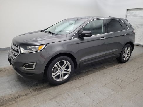 Used 2018 Ford Edge Titanium w/ Equipment Group 301A FWD image 2