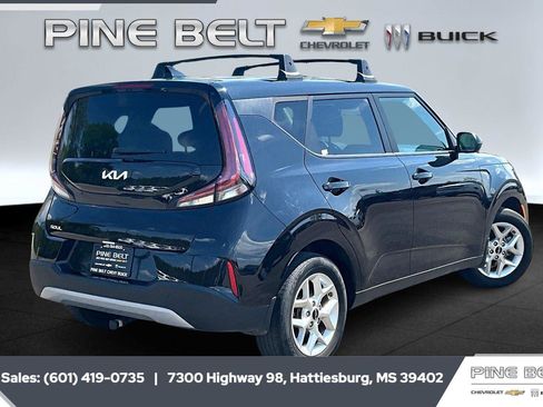 Used 2023 Kia Soul LX w/ LX Technology Package image 11