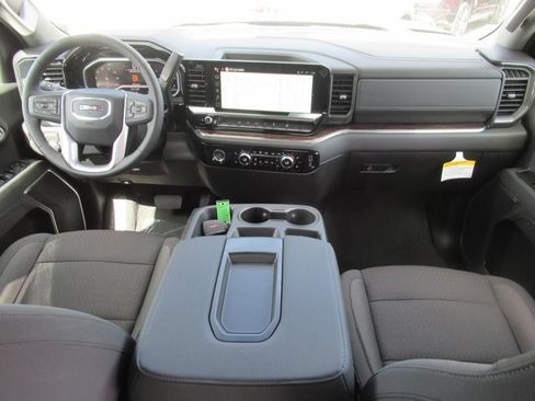 Used 2024 GMC Sierra 1500 Elevation image 11