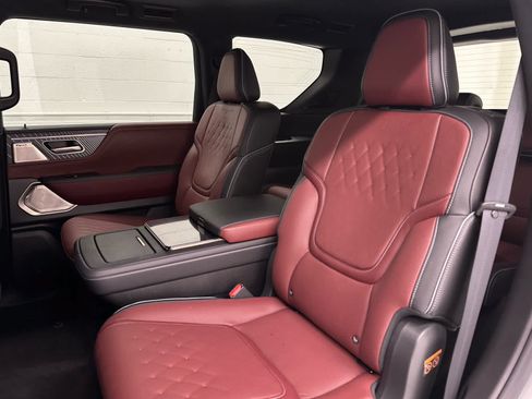 Used 2026 INFINITI QX80 Autograph w/ Premium Cargo Package AWD/4WD image 16