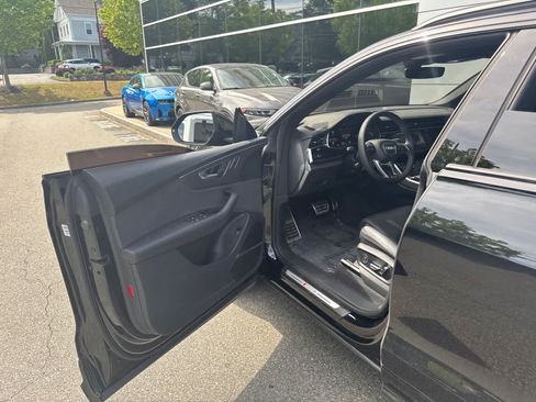 Used 2023 Audi RS Q8 w/ Black Optic Package AWD/4WD image 11