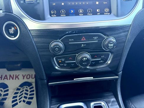 Used 2018 Chrysler 300 Touring w/ Sport Appearance Package image 19