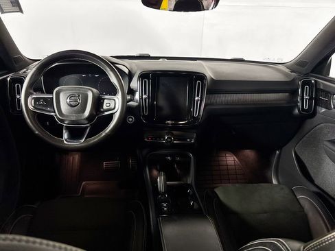 Used 2021 Volvo XC40 T5 R-Design w/ Advanced Package AWD/4WD image 12
