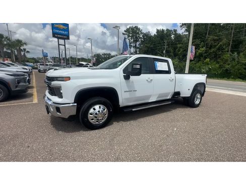 Used 2025 Chevrolet Silverado 3500 LT w/ Safety Package AWD/4WD image 6