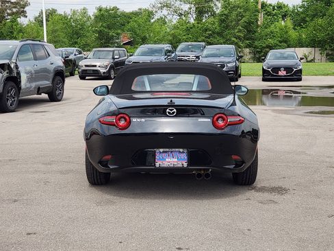 New 2026 MAZDA MX-5 Miata Club RWD image 8