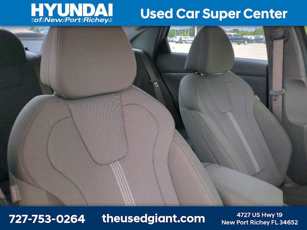 Certified 2026 Hyundai Elantra SE FWD image 6