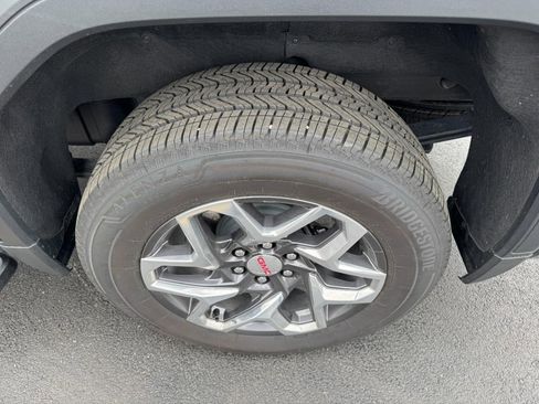 Used 2025 GMC Sierra 1500 SLT w/ SLT Premium Package image 5