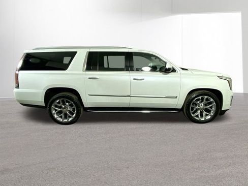 Used 2019 Cadillac Escalade ESV Luxury image 38