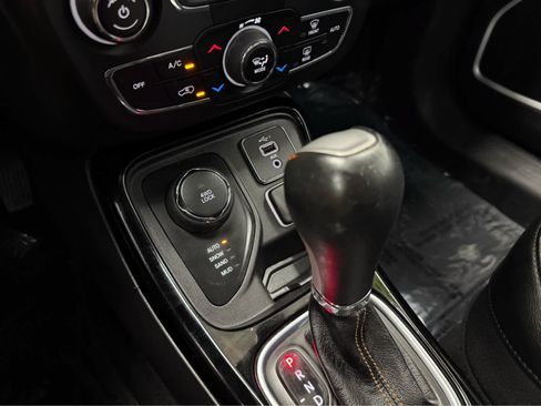 Used 2019 Jeep Compass Limited AWD/4WD image 19