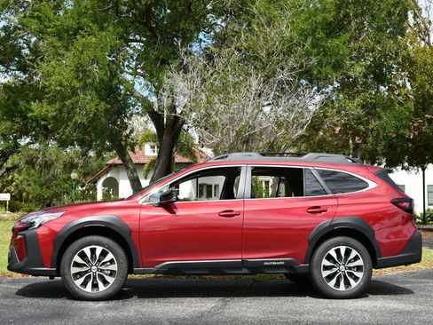 Used 2025 Subaru Outback Limited image 3
