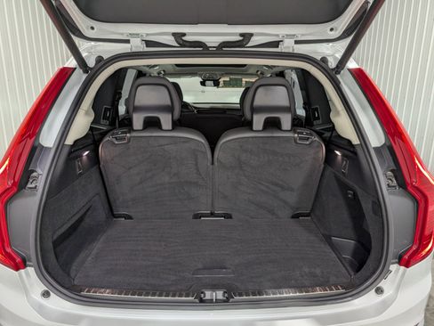Used 2025 Volvo XC90 B6 Plus image 27