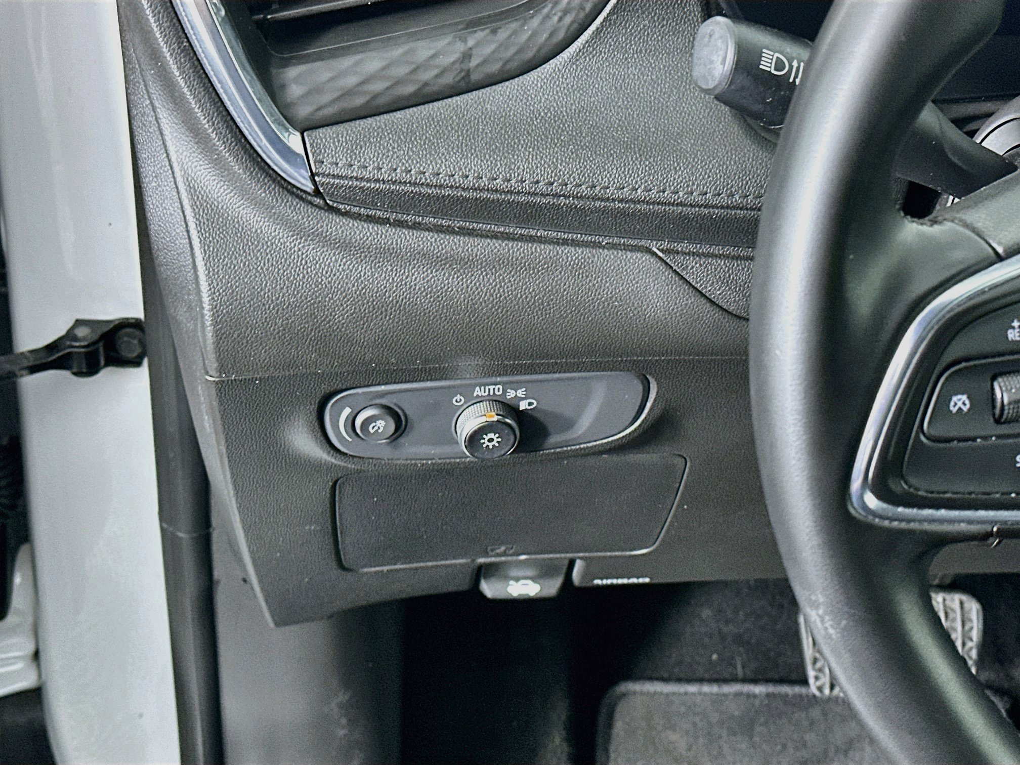 Used 2025 Buick Encore GX Sport Touring FWD image 17