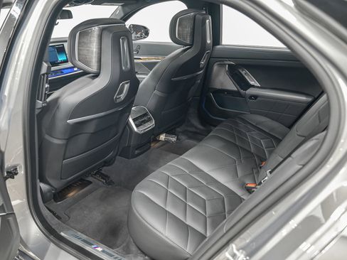 Used 2025 BMW 740i xDrive 740i xDrive image 27