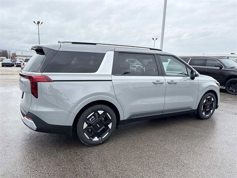 New 2026 Kia Carnival EX image 2