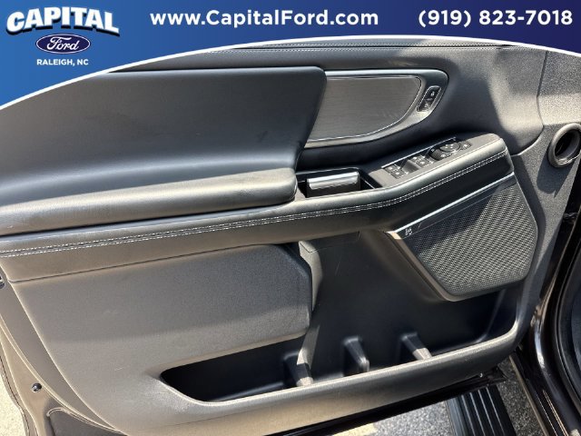 Certified 2025 Ford Expedition Max Platinum w/ Driver's Package AWD/4WD image 20