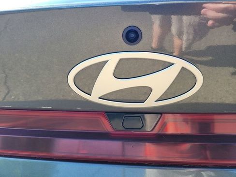 Used 2024 Hyundai Elantra SEL FWD image 10