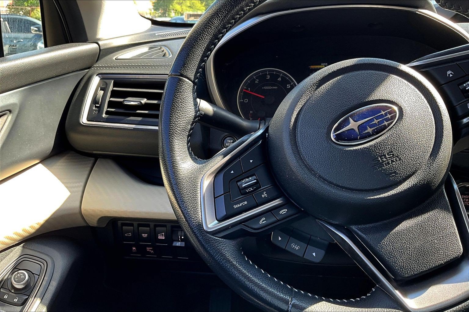 Used 2021 Subaru Ascent Premium w/ Convenience Package AWD/4WD image 10