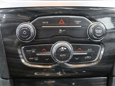 Used 2022 Chrysler 300 Touring image 28