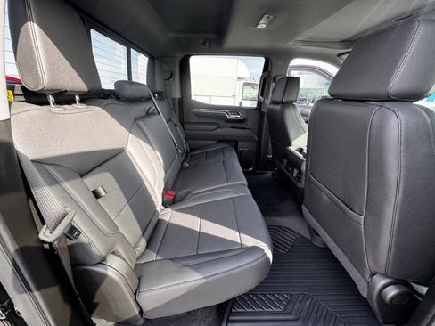 Used 2026 Chevrolet Silverado 1500 LT Trail Boss w/ LT Trail Boss Premium Package image 9