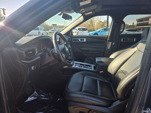 Used 2020 Ford Explorer XLT w/ Equipment Group 202A image 12
