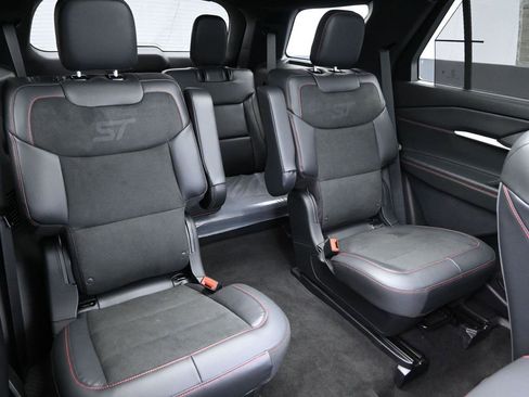 New 2025 Ford Explorer ST image 35