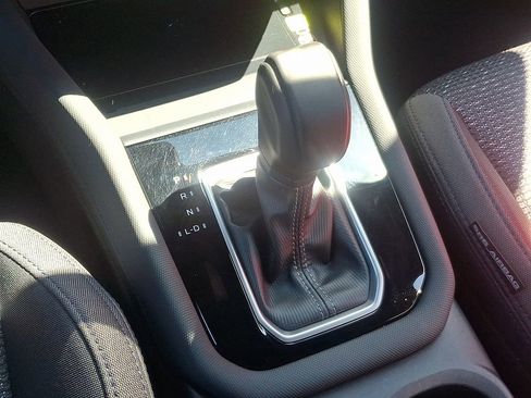 Certified 2025 Subaru Forester Premium image 15