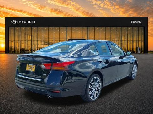 Used 2023 Nissan Altima 2.5 SL AWD/4WD image 6