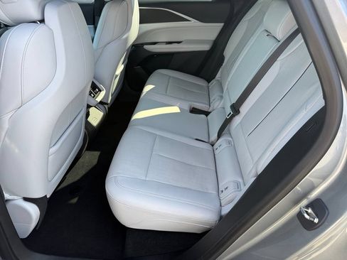 Used 2024 Cadillac Lyriq Luxury RWD image 11