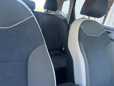 New 2026 Volkswagen Taos SE image 36