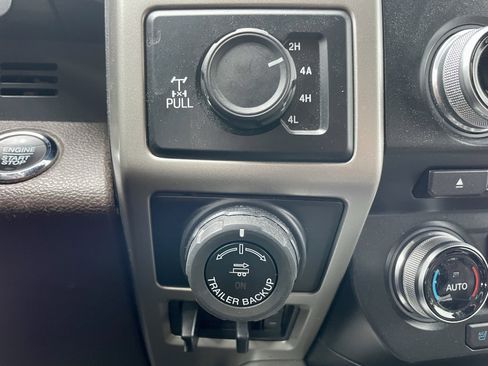 Used 2017 Ford F150 King Ranch w/ Equipment Group 601A Luxury image 39