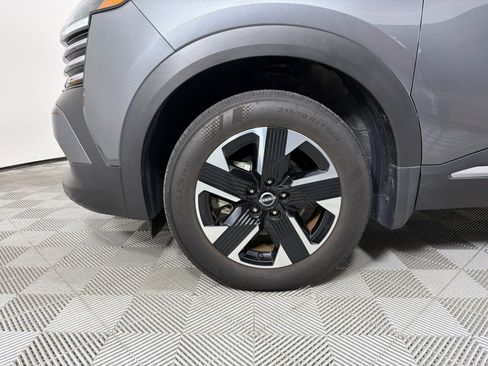 Certified 2025 Nissan Kicks SV w/ Charging Package AWD/4WD image 5