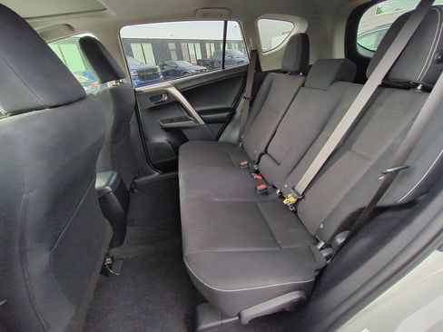 Used 2018 Toyota RAV4 XLE FWD image 11