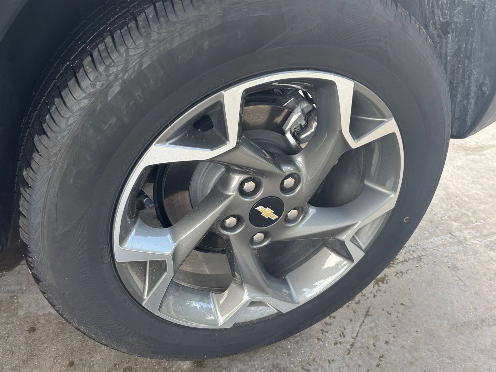 Used 2025 Chevrolet Trax LT FWD image 28
