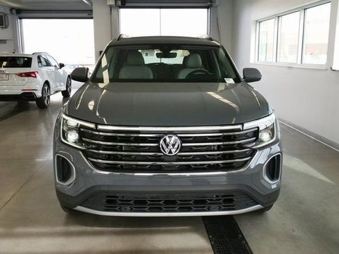 New 2026 Volkswagen Atlas SE image 2