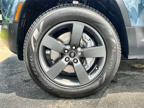 Used 2025 Land Rover Defender 110 S image 10