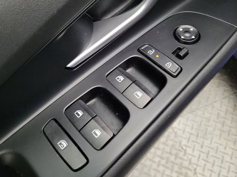 Used 2025 Hyundai Elantra SEL image 27